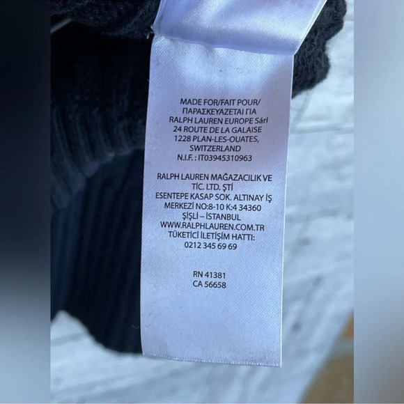 RALPH LAUREN BLACK LABEL
Cable-Knit Buckle-Trim Sweater Large - Picture 9 of 10